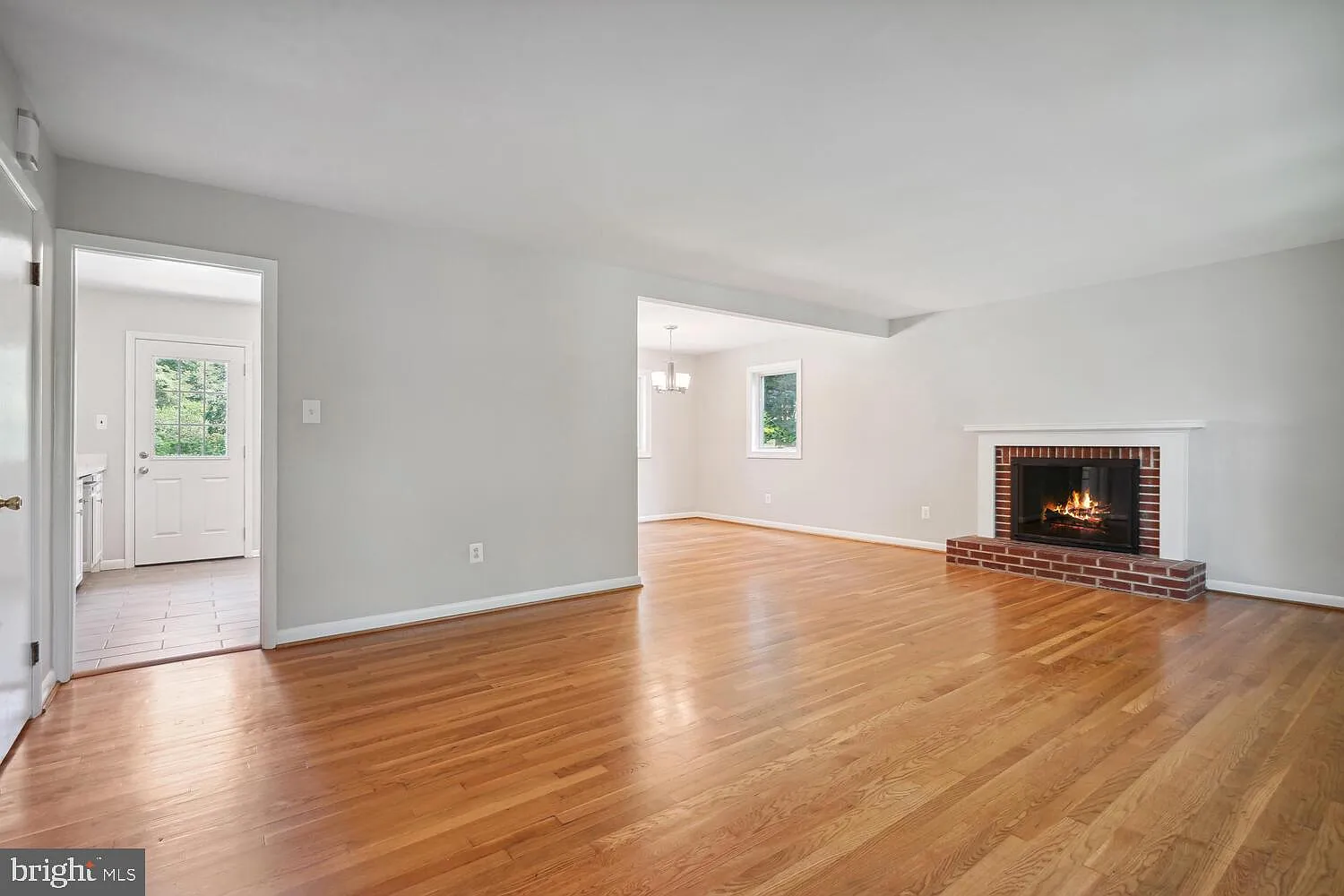 4 bed, 3.0 bath, 2462 sqft, $4,785 — Photo 2