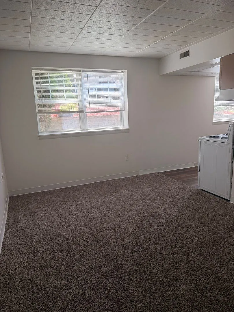 4909 Verona Road — Photo 4