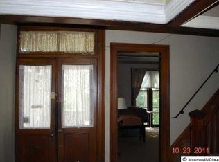 36 Oakland St, Red Bank, NJ 07701