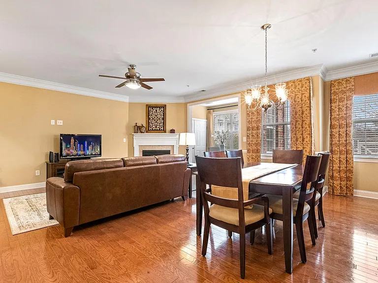 10400 Rosegate Ct #201 — Photo 25