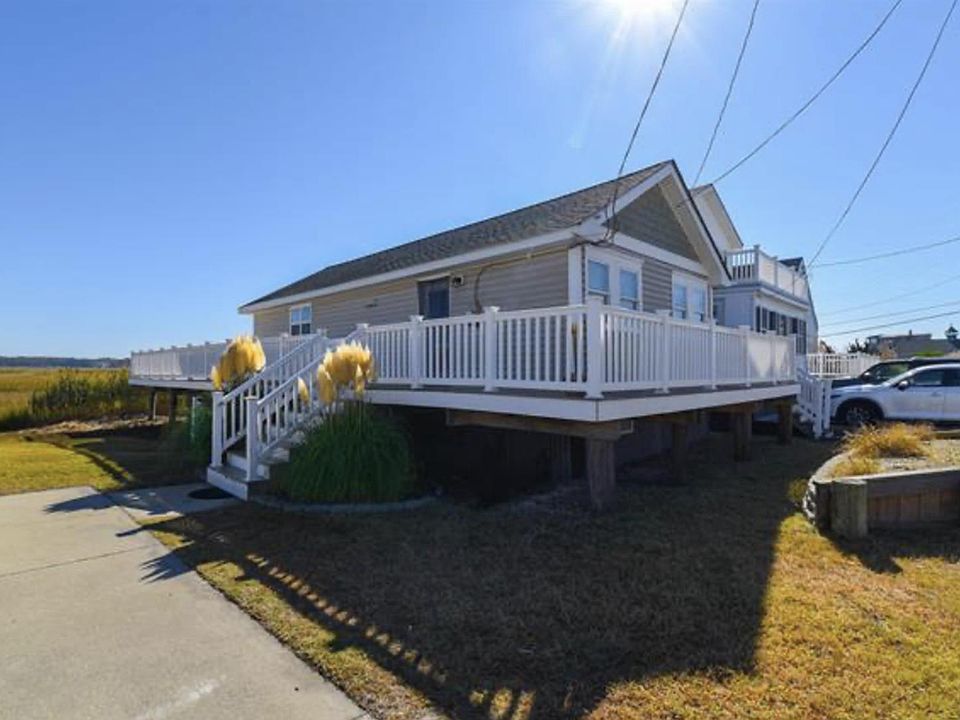 1st image of 70 Beach Ave #0
