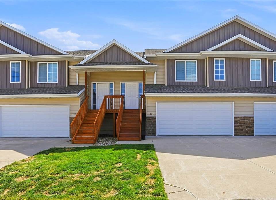1st image of 604 Riley Ln