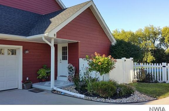 3rd image of 21 Quail Ct