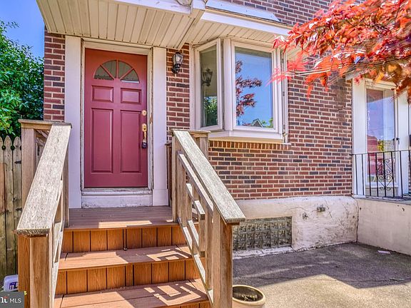 2nd image of 7917 Marsden St