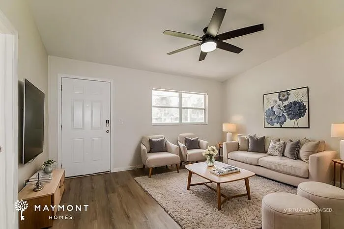 3 bed, 1.0 bath, 1008 sqft, $1,745 — Photo 4