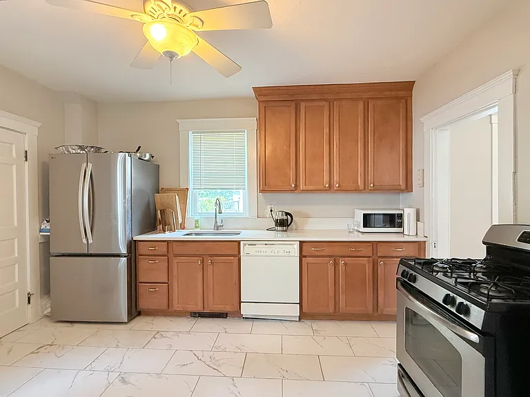 62 Plimpton Ave — Photo 12