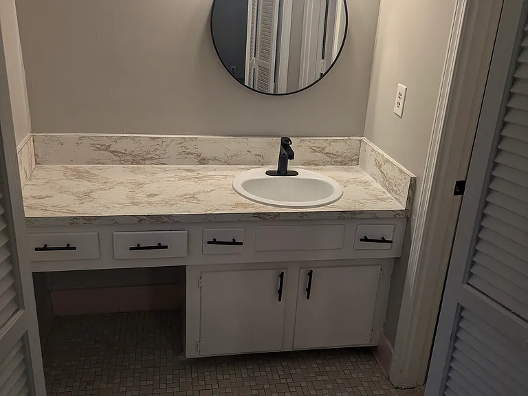 525 Arcola Dr — Photo 2