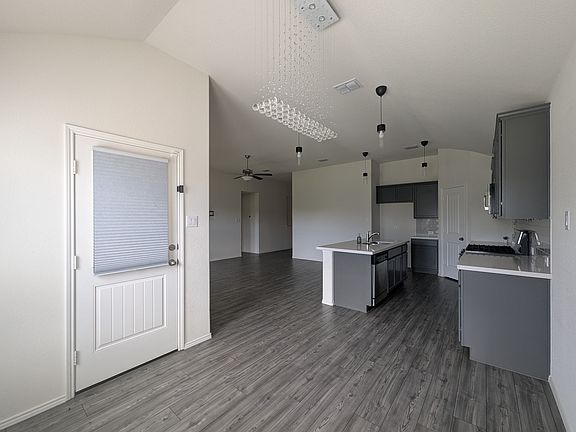 5th image of 1740 Alamandine Ave