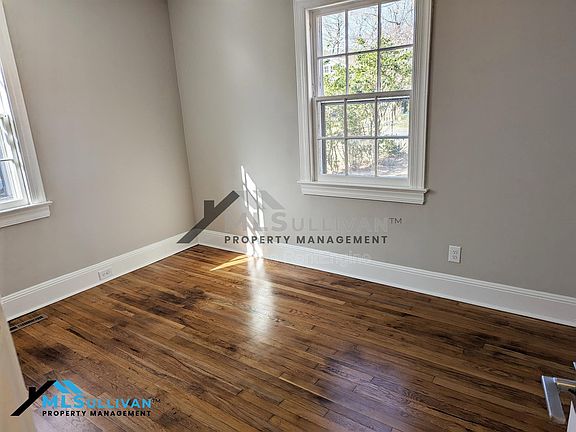 5th image of 2414 Albany St