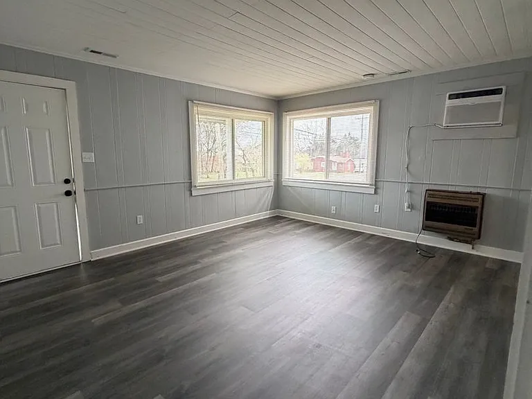 409 Eastgate Rd — Photo 7