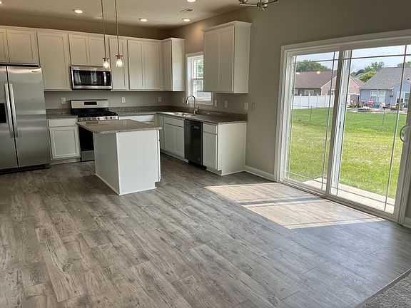 4th image of 7 Highland Knoll Way