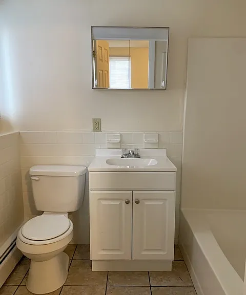 2060 Warwick Ave #1 — Photo 5