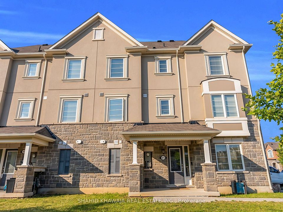 1st image of 875 Sumac Cres
