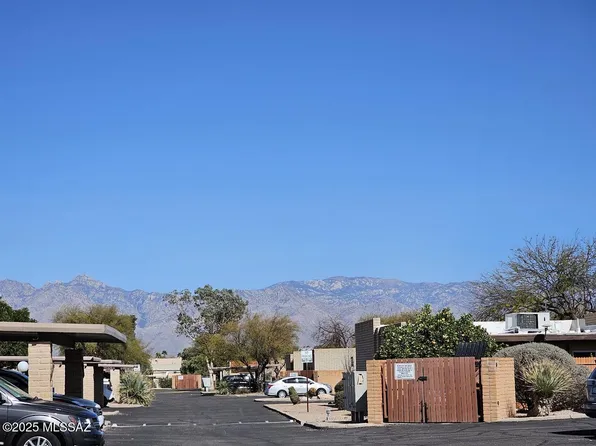 896 S Pantano Rd, Tucson, AZ 85710