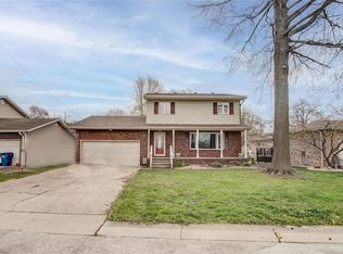 1251 Cedar Dr, Wood River, IL 62095