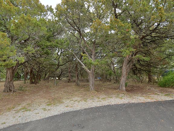 2nd image of 1301 Scenic Cir