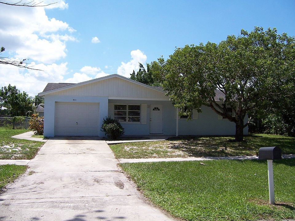 1st image of 971 Jasmine St