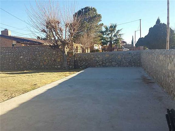 4th image of 3300 Garnet Dr