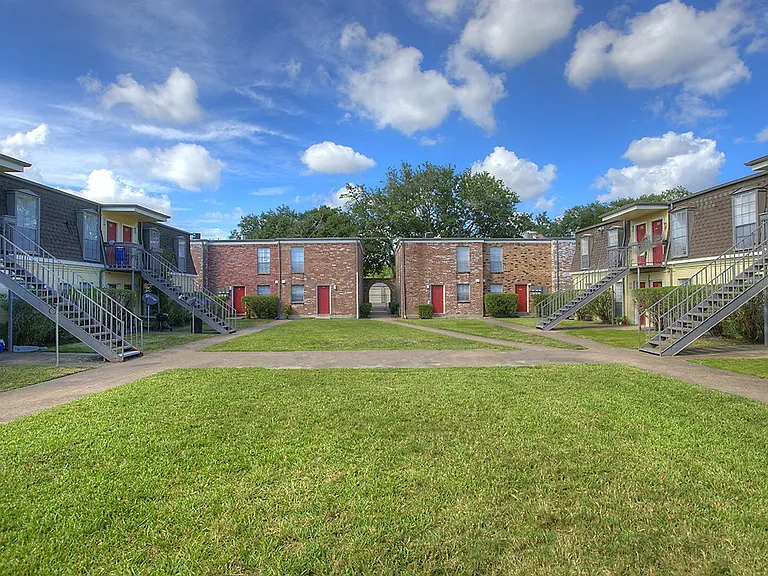 Oaks of Baytown Apartments — Photo 6