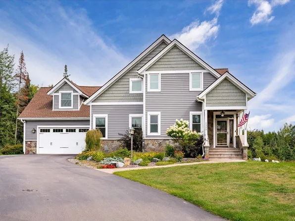 1305 Harbor Hills Dr, Two Harbors, MN 55616