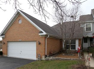 332 Cimarron Rd E, Lombard, IL 60148