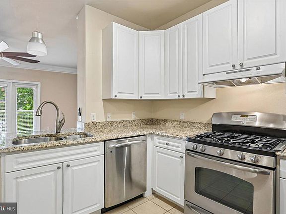 5th image of 501 Hungerford Dr APT 105