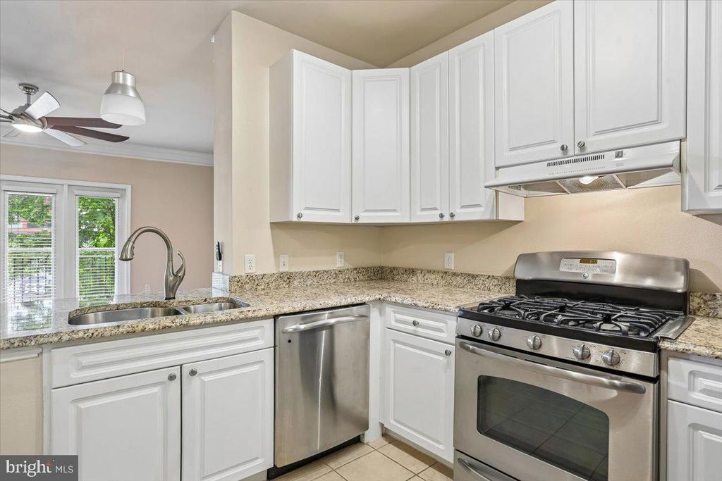 501 Hungerford Dr APT 105, Rockville, MD - View 5