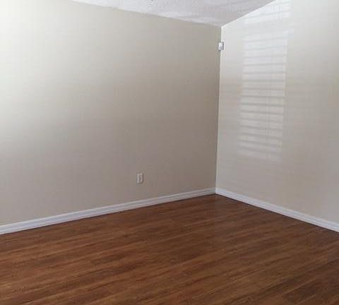 4th image of 5143 Isabelle Ave