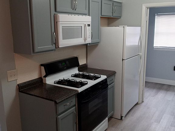 2nd image of 528 Eloise Ave