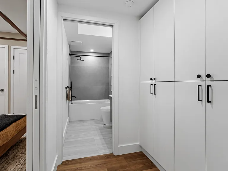 The Roe at Manayunk Apartments and Townhomes — Photo 151