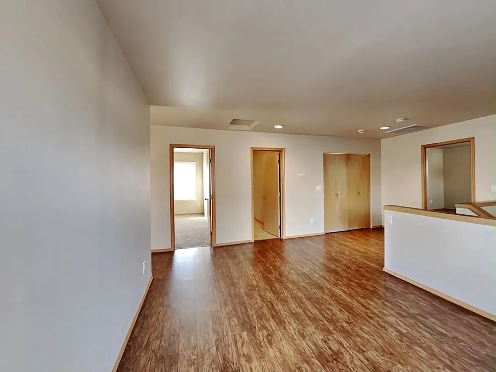 4 bed, 2.5 bath, 2820 sqft, $3,425 — Photo 3