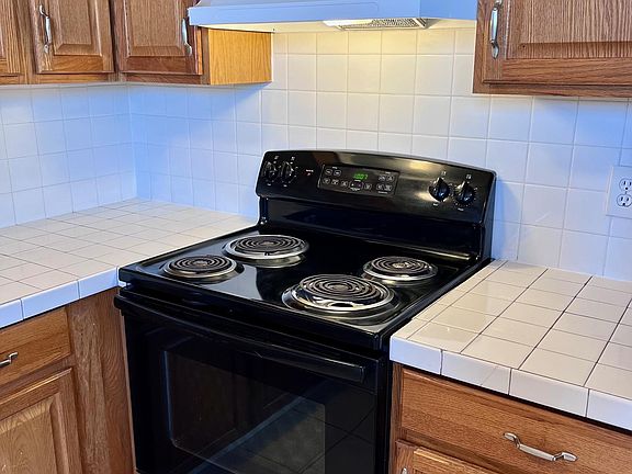 5th image of 7036 N 76th Ave #3