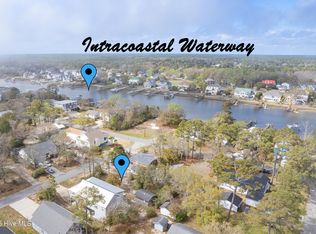 130 26th St NE, Oak Island, NC 28465
