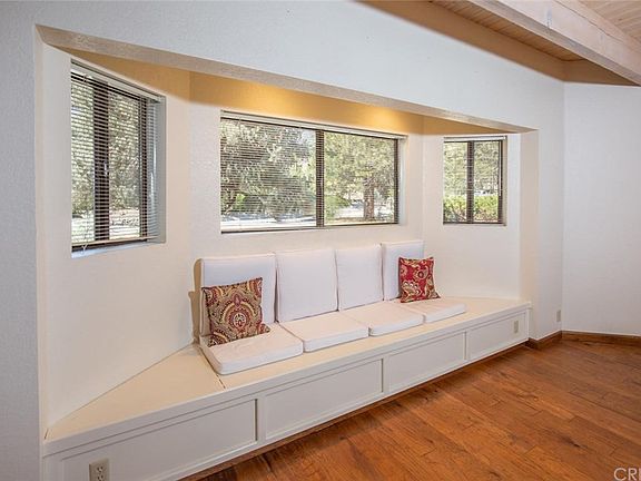 5th image of 16705 Sequoia Way