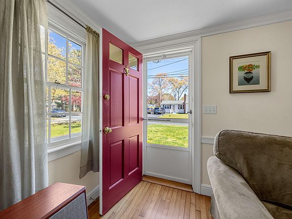 4th image of 55 Scholl Avenue