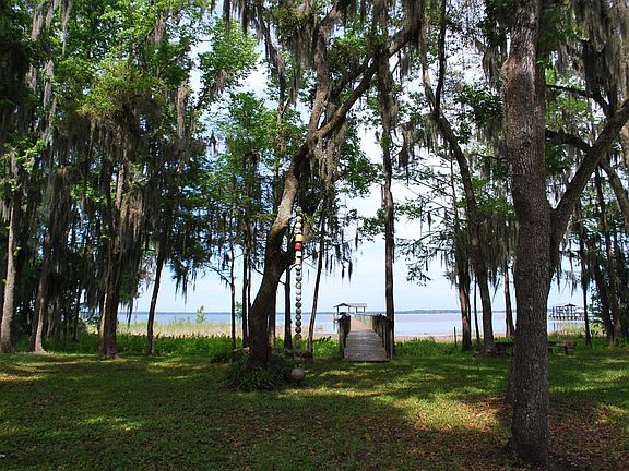 3rd image of 336 EAGLE CREEK Road