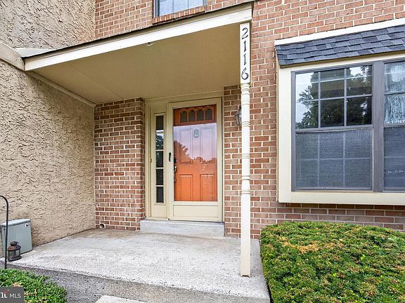 3rd image of 2116 Yorktown North North W