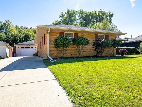 2nd image of 2416 Wyoming Dr