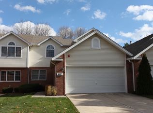 8527 Sandalwood Dr, Darien, IL