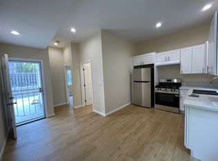 371 Douglas St, Los Angeles, CA 90026