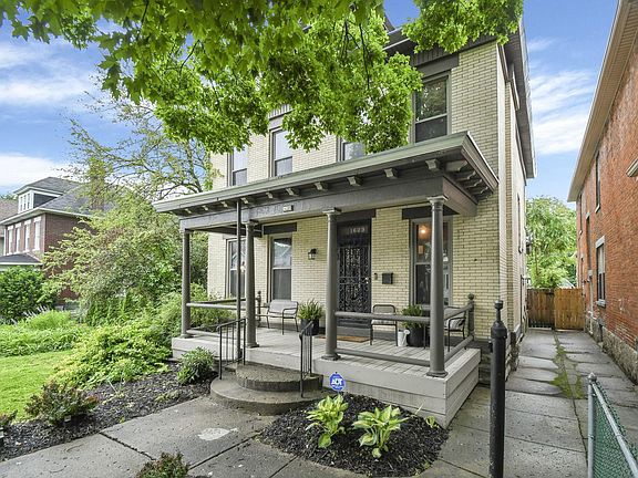 3rd image of 1623 Granville St