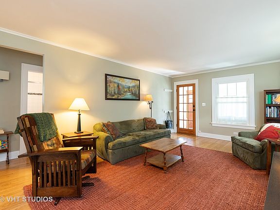 4th image of 360 Hirst Ct