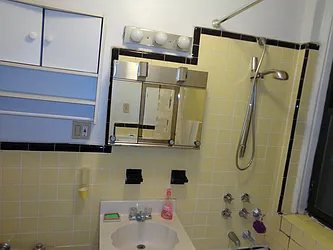 Sold by Thomas Lipovetsky, LREB