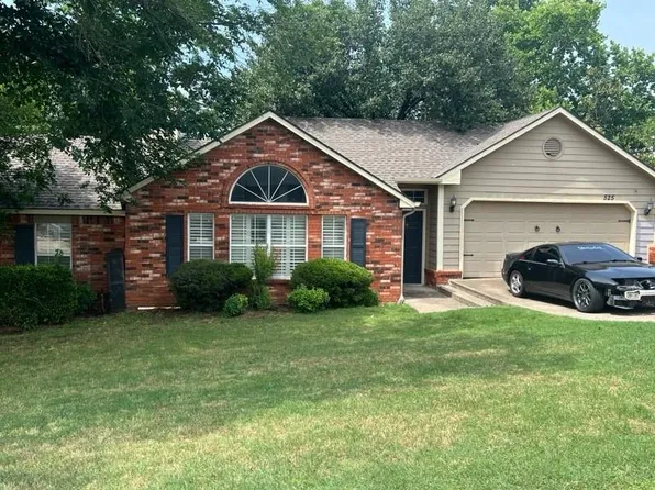 525 Ridgecrest Rd, Edmond, OK 73013