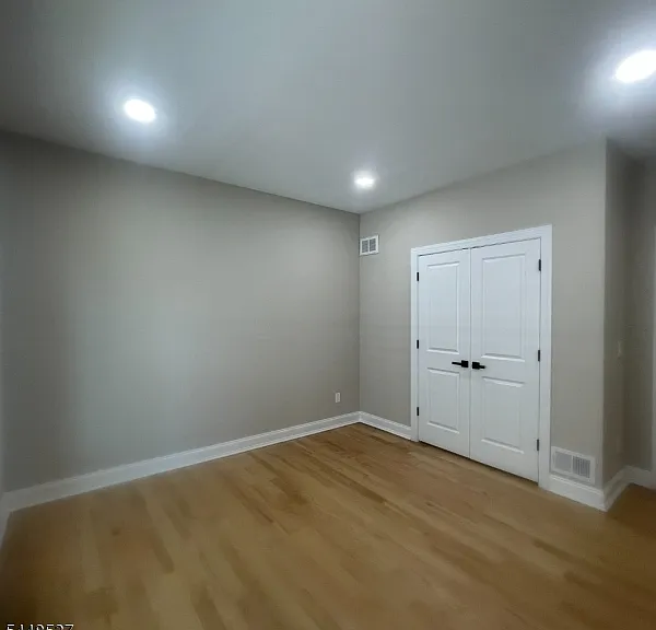 1297 Avy St — Photo 17