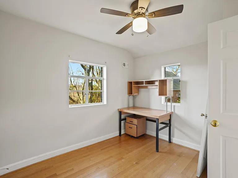 3100 S Hill St — Photo 15