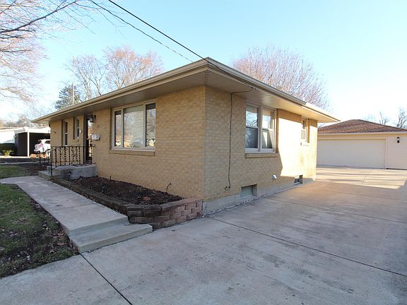 2nd image of 203 Warren Ave
