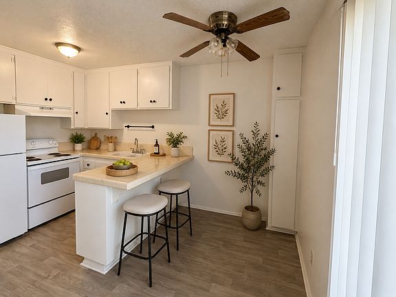 4th image of 4220 Aragon Dr