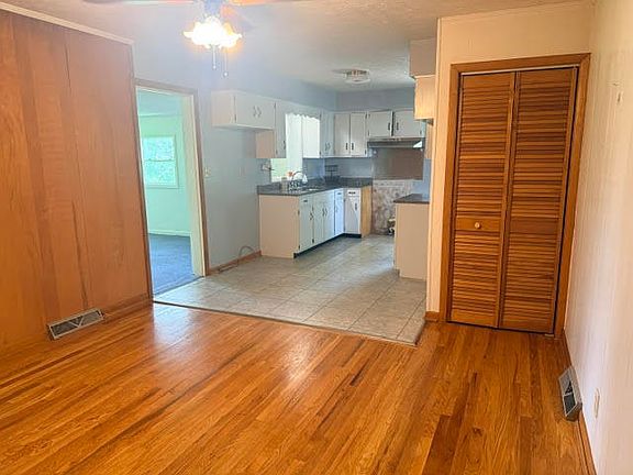 5th image of 5110 Maysville Rd