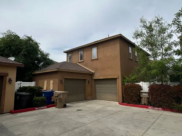 1925 Holt Rinehart Ave, Bakersfield, CA 93311